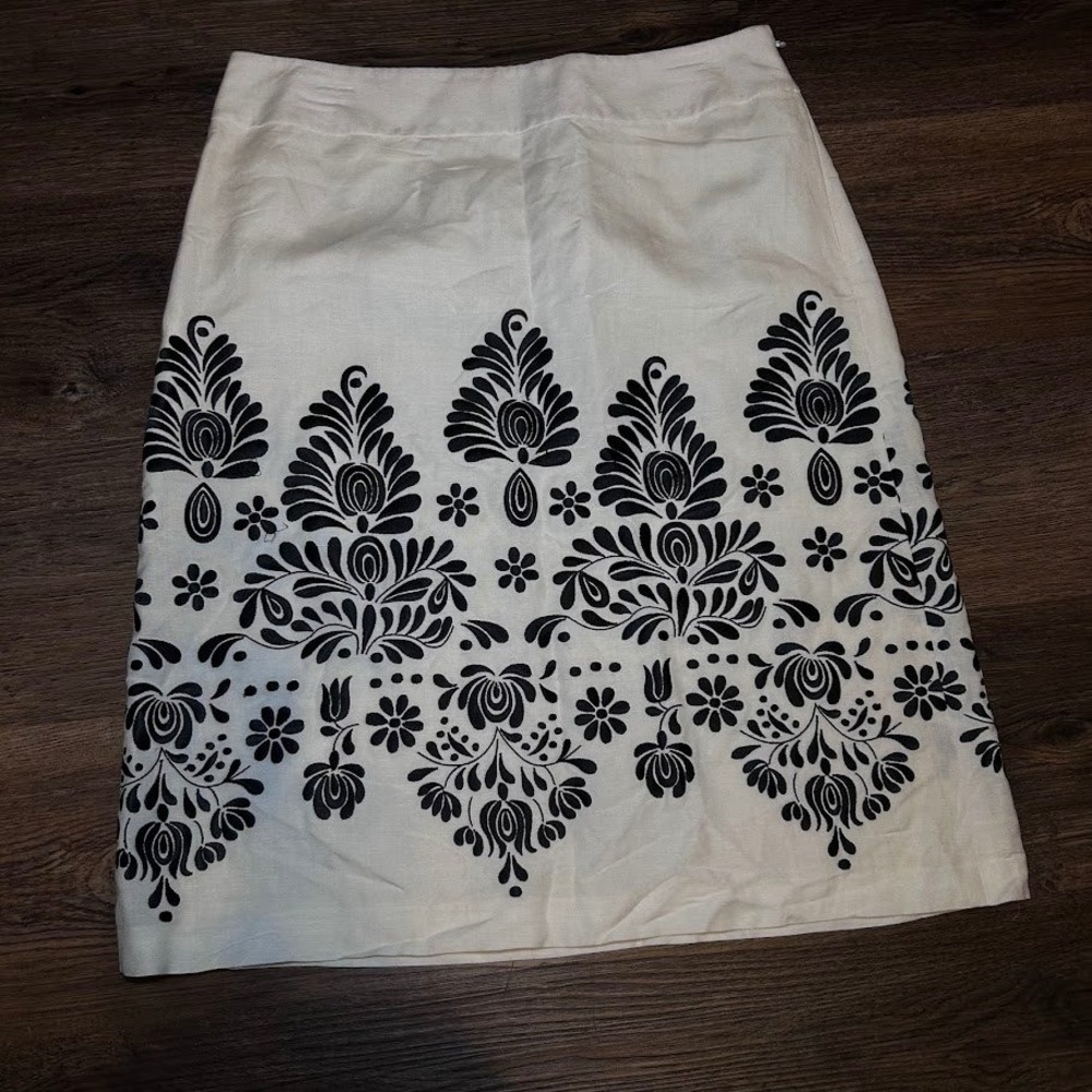 Loft White Black Damask Floral Print Linen Sz 8 Blend Knee Length A-Line Skirt